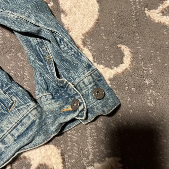 Cabelas Jean jacket - Picture 3 of 5